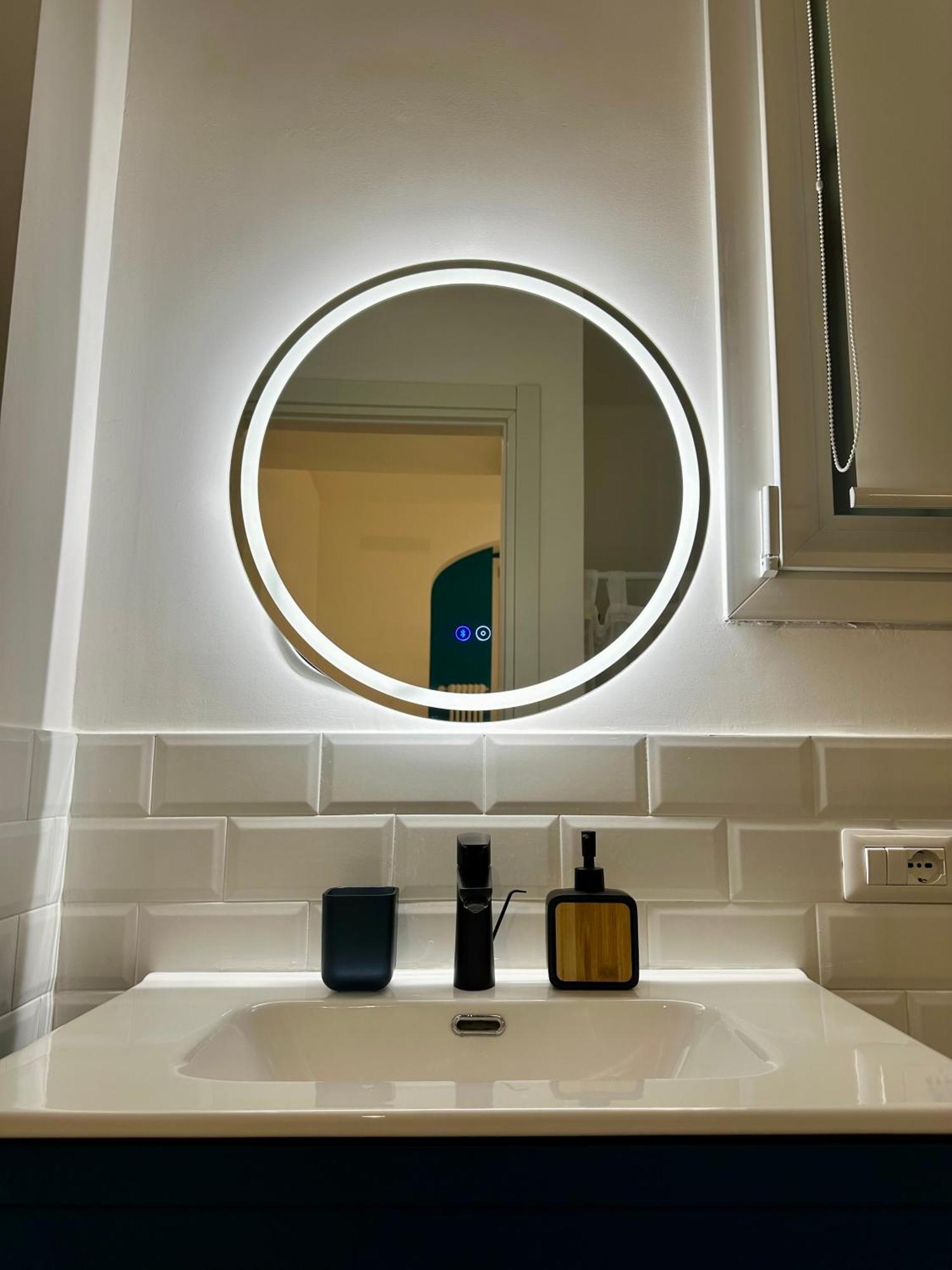 Lr Deluxe Apartments - Porta Venezia - Bilocale Con Giardino Privato ミラノ エクステリア 写真