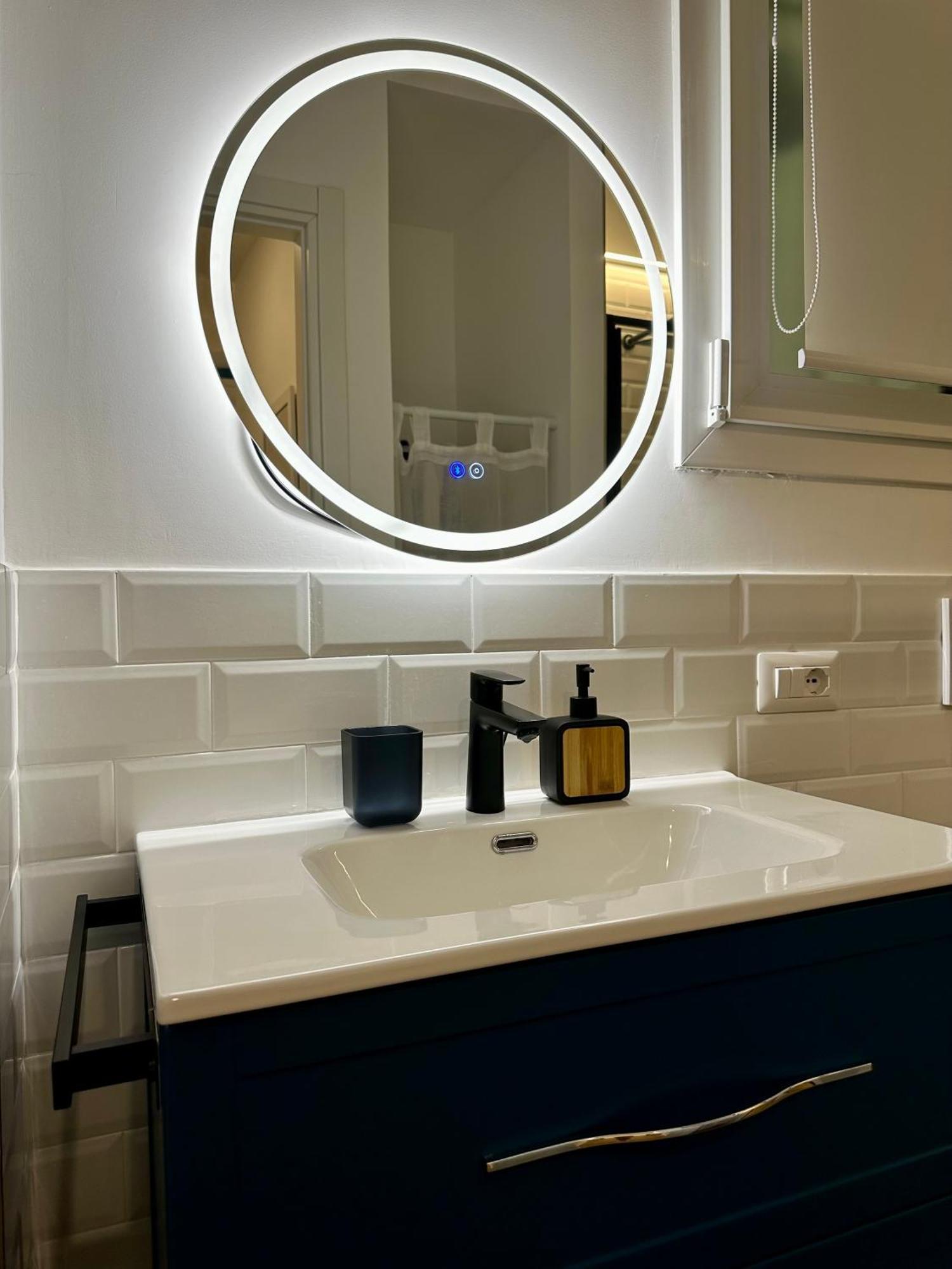 Lr Deluxe Apartments - Porta Venezia - Bilocale Con Giardino Privato ミラノ エクステリア 写真