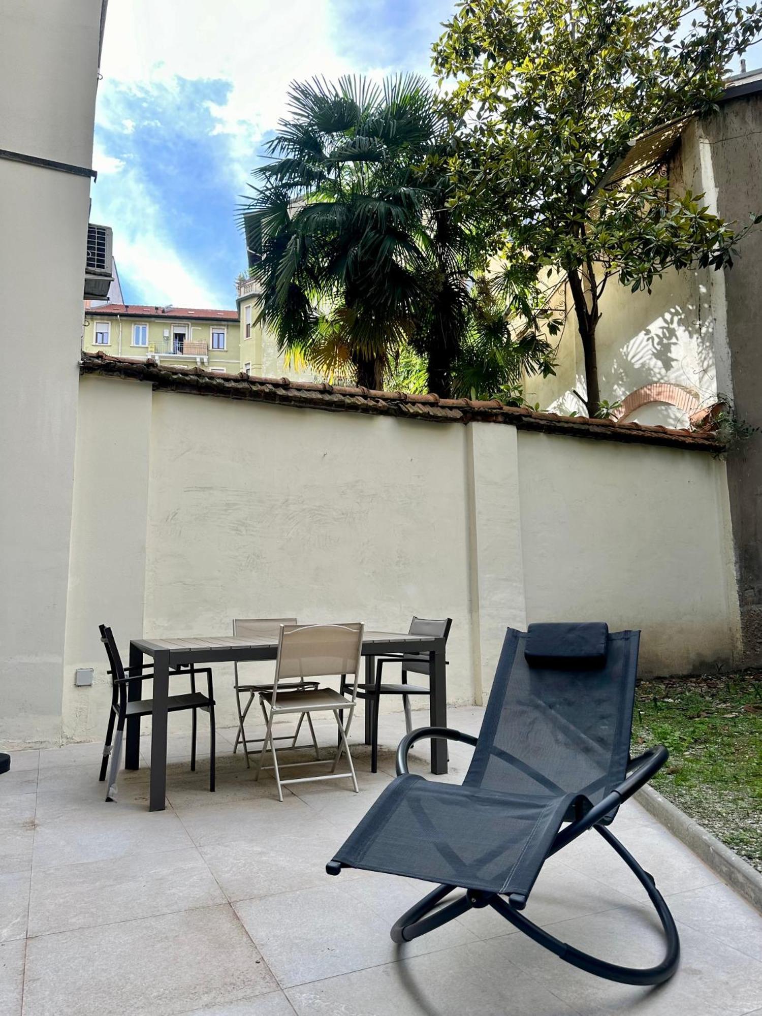 Lr Deluxe Apartments - Porta Venezia - Bilocale Con Giardino Privato ミラノ エクステリア 写真