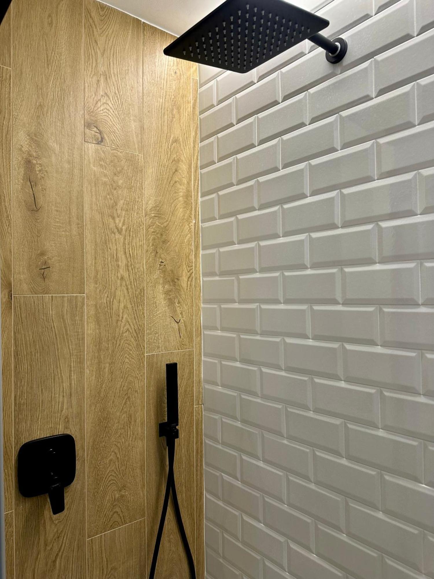 Lr Deluxe Apartments - Porta Venezia - Bilocale Con Giardino Privato ミラノ エクステリア 写真