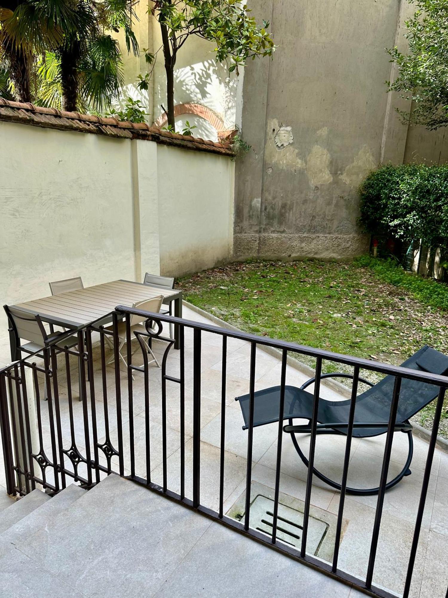 Lr Deluxe Apartments - Porta Venezia - Bilocale Con Giardino Privato ミラノ エクステリア 写真
