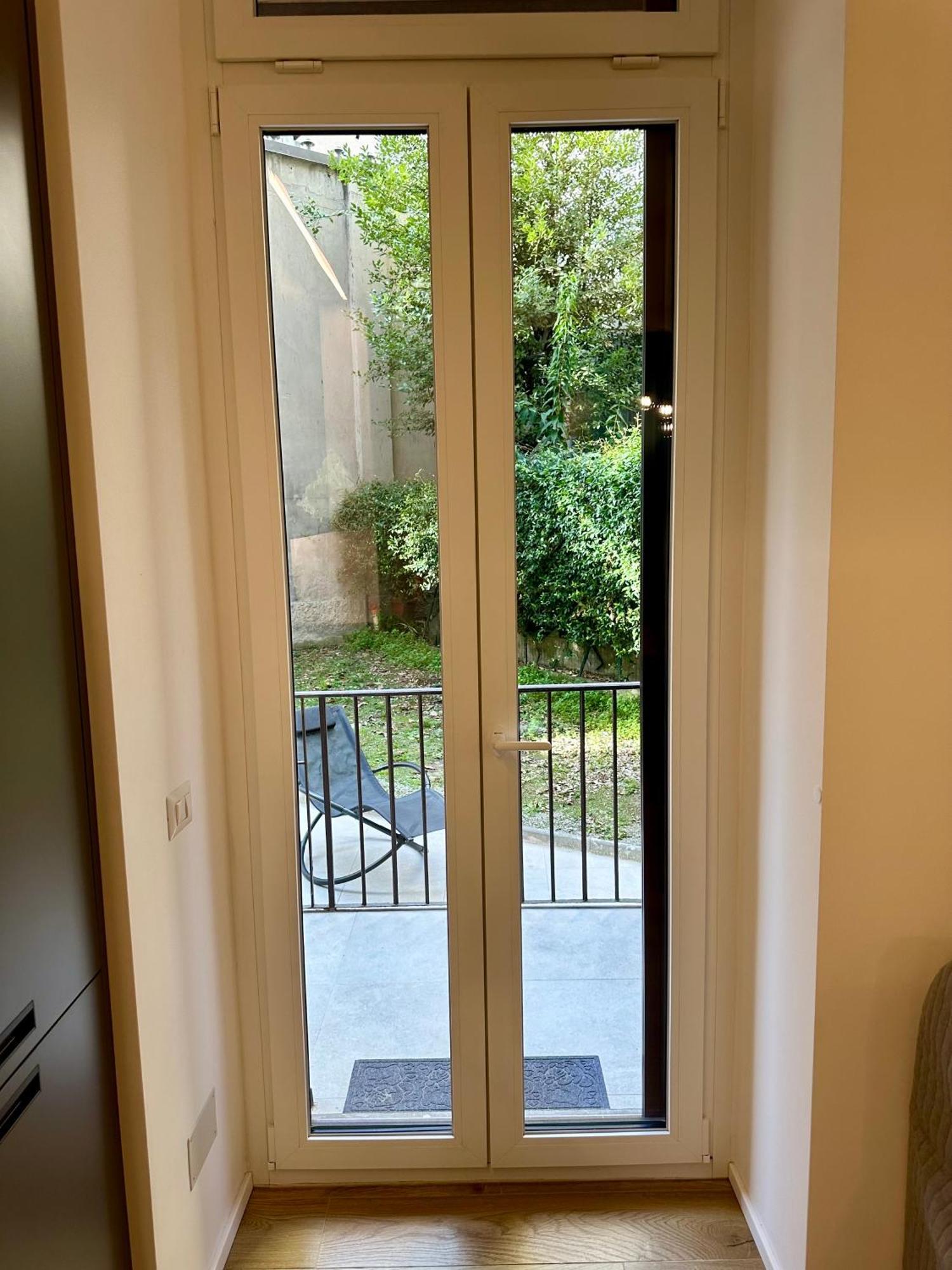 Lr Deluxe Apartments - Porta Venezia - Bilocale Con Giardino Privato ミラノ エクステリア 写真