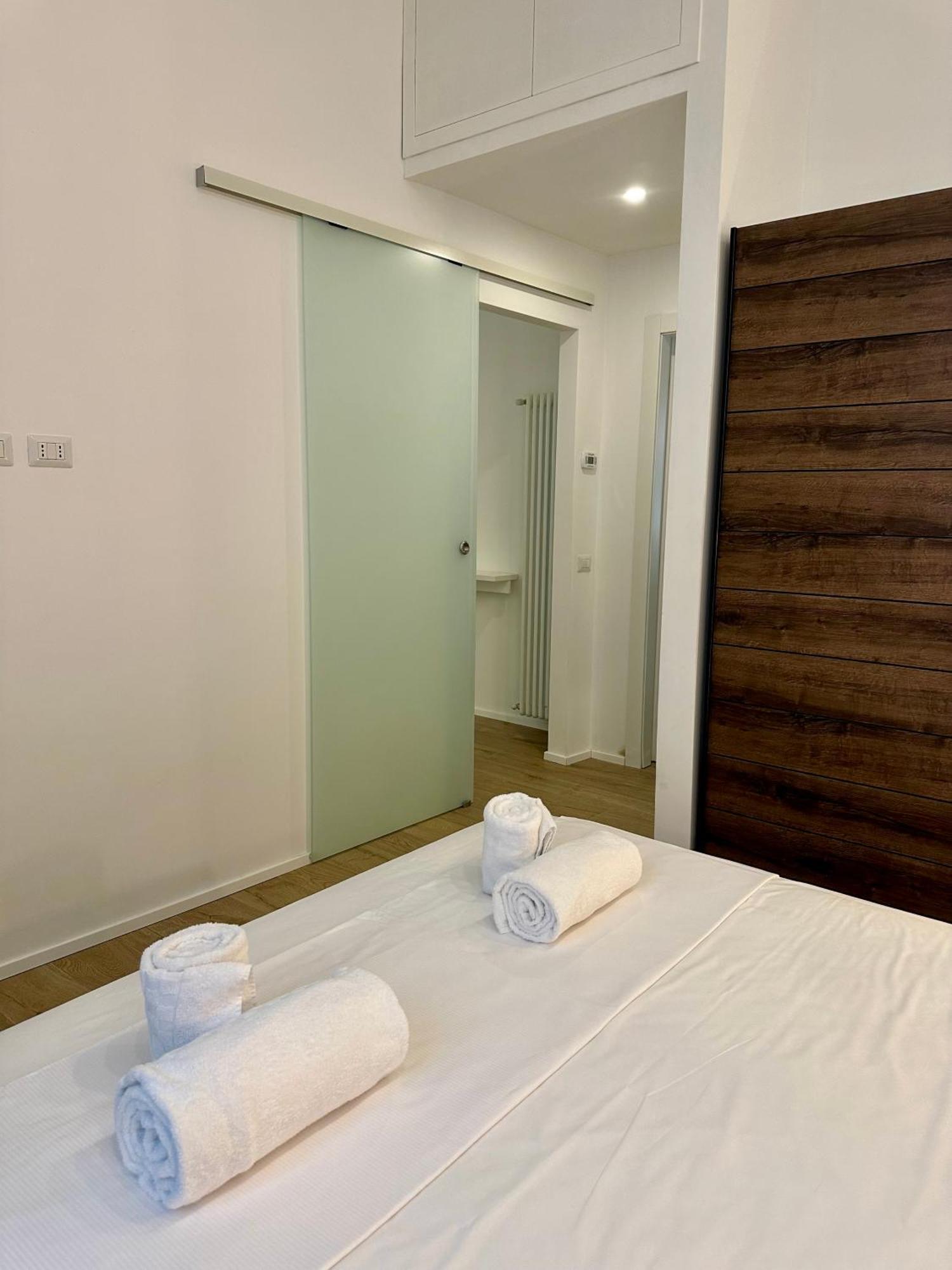 Lr Deluxe Apartments - Porta Venezia - Bilocale Con Giardino Privato ミラノ エクステリア 写真