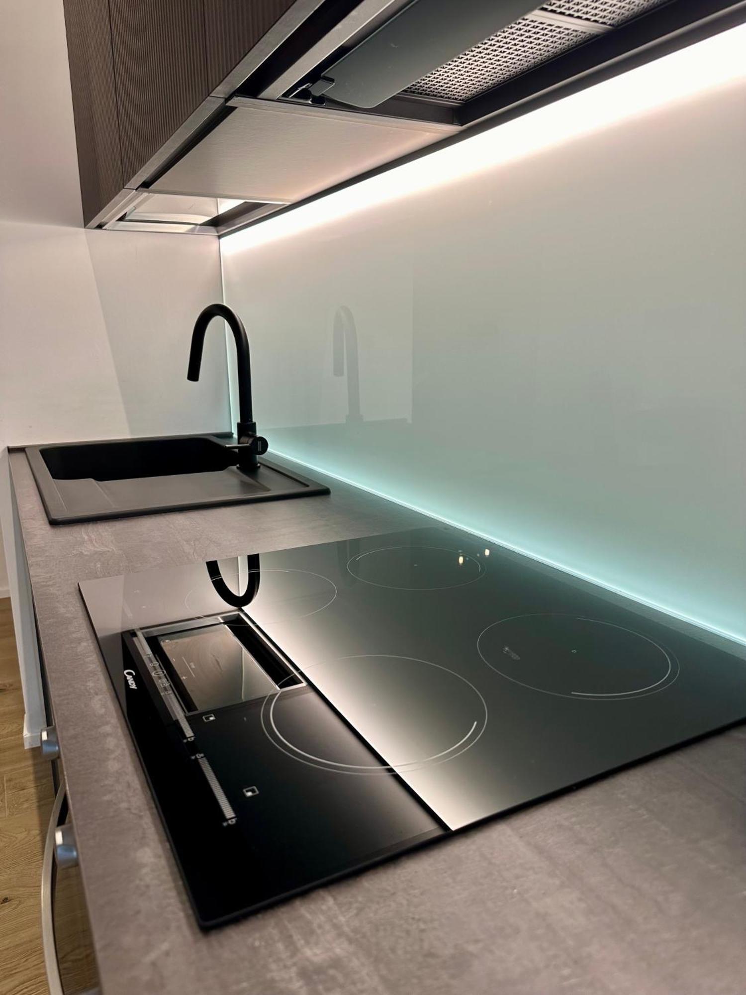 Lr Deluxe Apartments - Porta Venezia - Bilocale Con Giardino Privato ミラノ エクステリア 写真