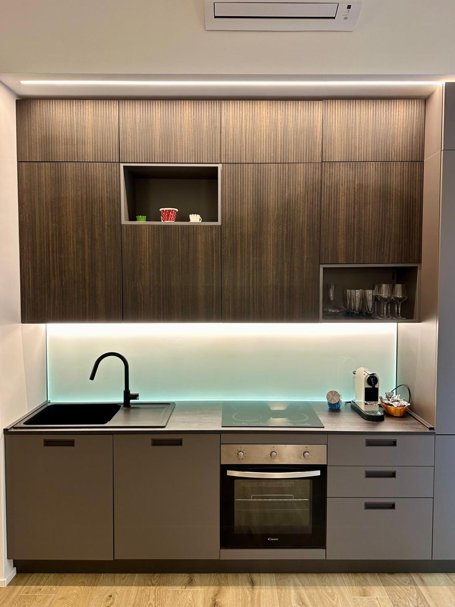 Lr Deluxe Apartments - Porta Venezia - Bilocale Con Giardino Privato ミラノ エクステリア 写真