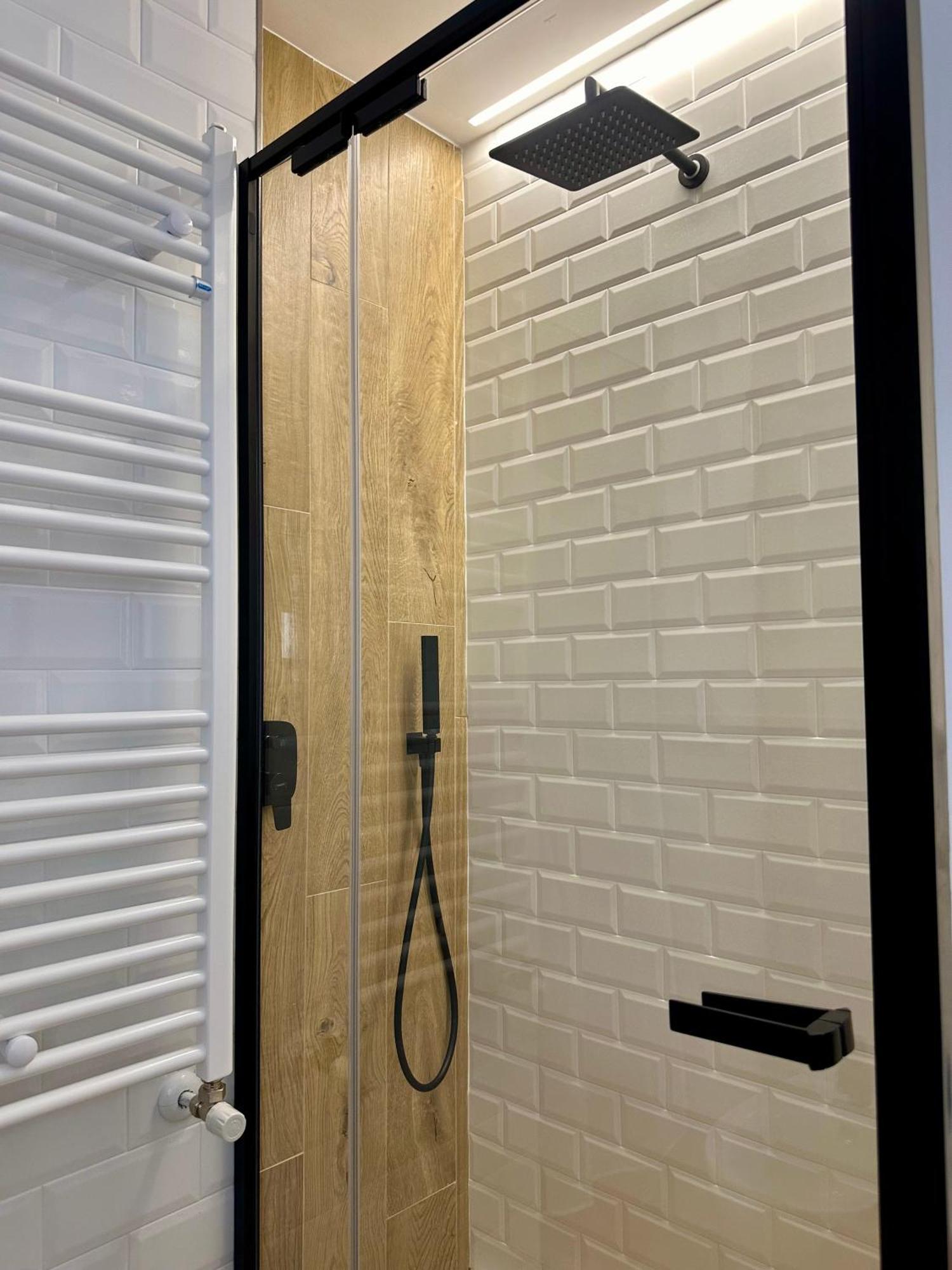 Lr Deluxe Apartments - Porta Venezia - Bilocale Con Giardino Privato ミラノ エクステリア 写真